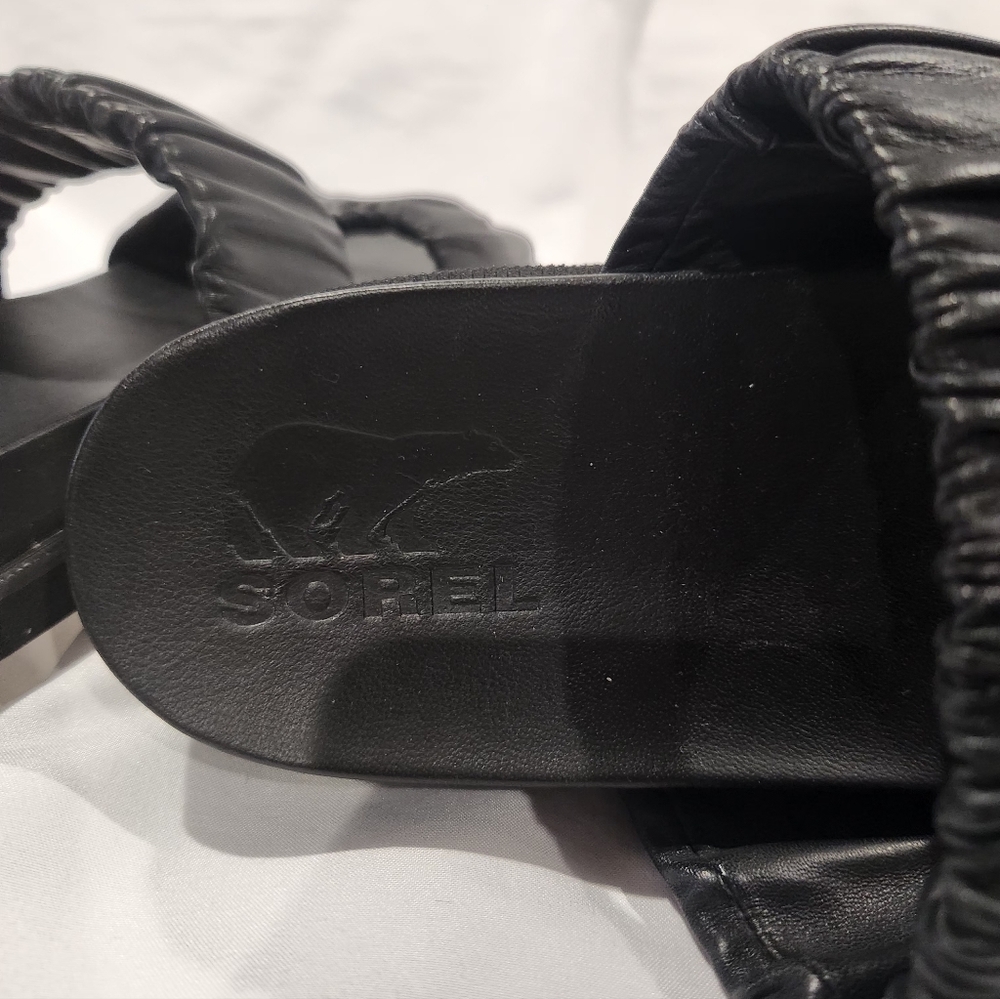 Sorel Roaming Two Strap Slide Black Ruched Slide Sandals. Size 9 - Picture 9 of 12